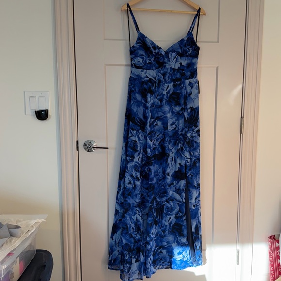 Lulus Beautiful Soul Blue Floral Print Twist-Front Maxi Dress - NWT - Picture 5 of 11